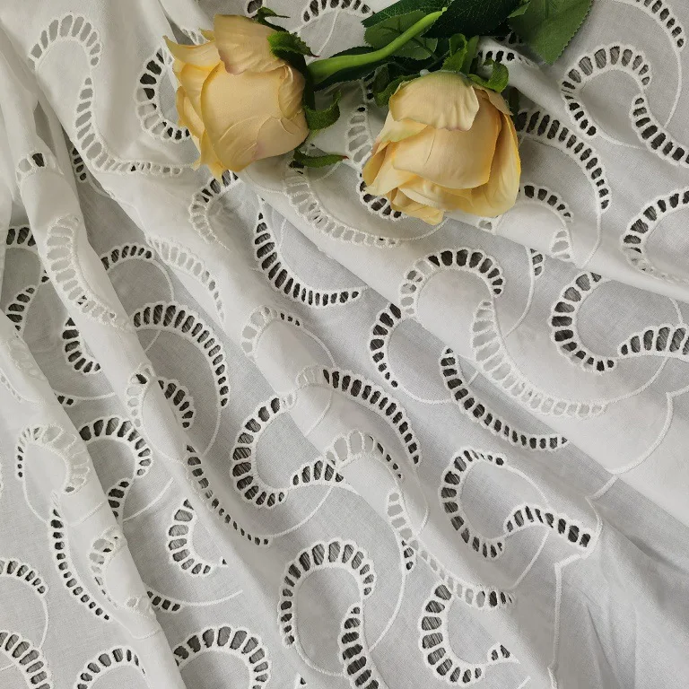 100% cotton embroidered hollow - Sewing Eyelet Fabric 评论和价格